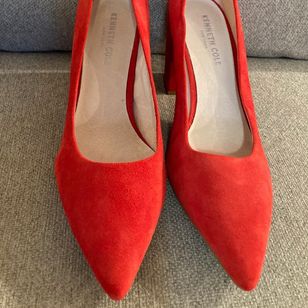 RED SUEDE KENNETH COLE LEATHER PUMPS 8M